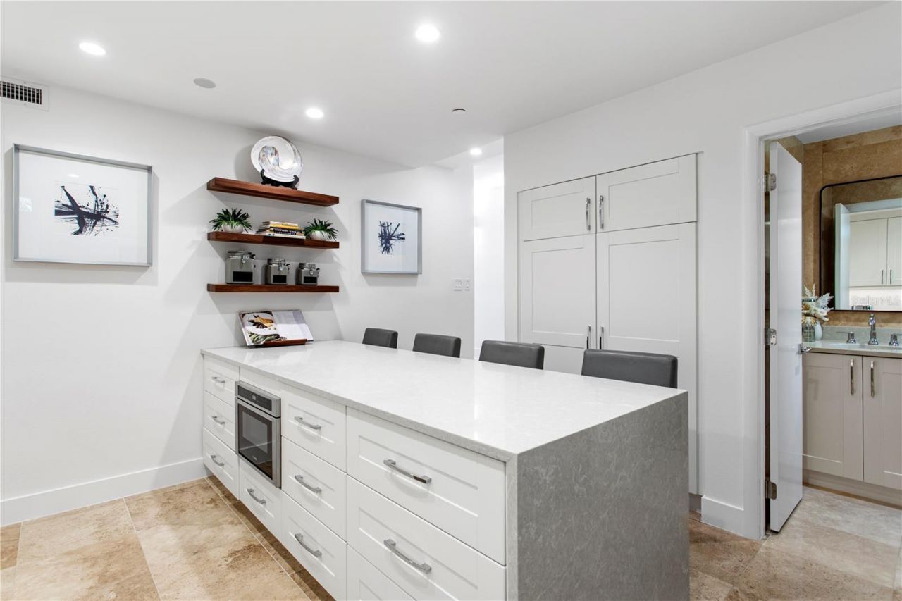4950 Bayshore Boulevard, Unit 25D, Tampa, FL 33611 Photo