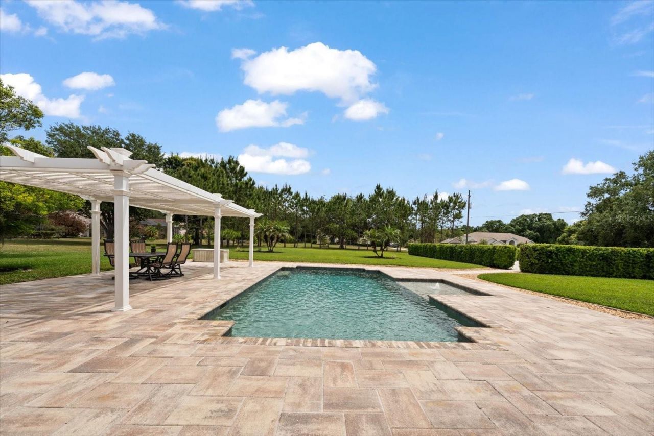 18731 Crooked Lane, Lutz, FL 33548 Photo