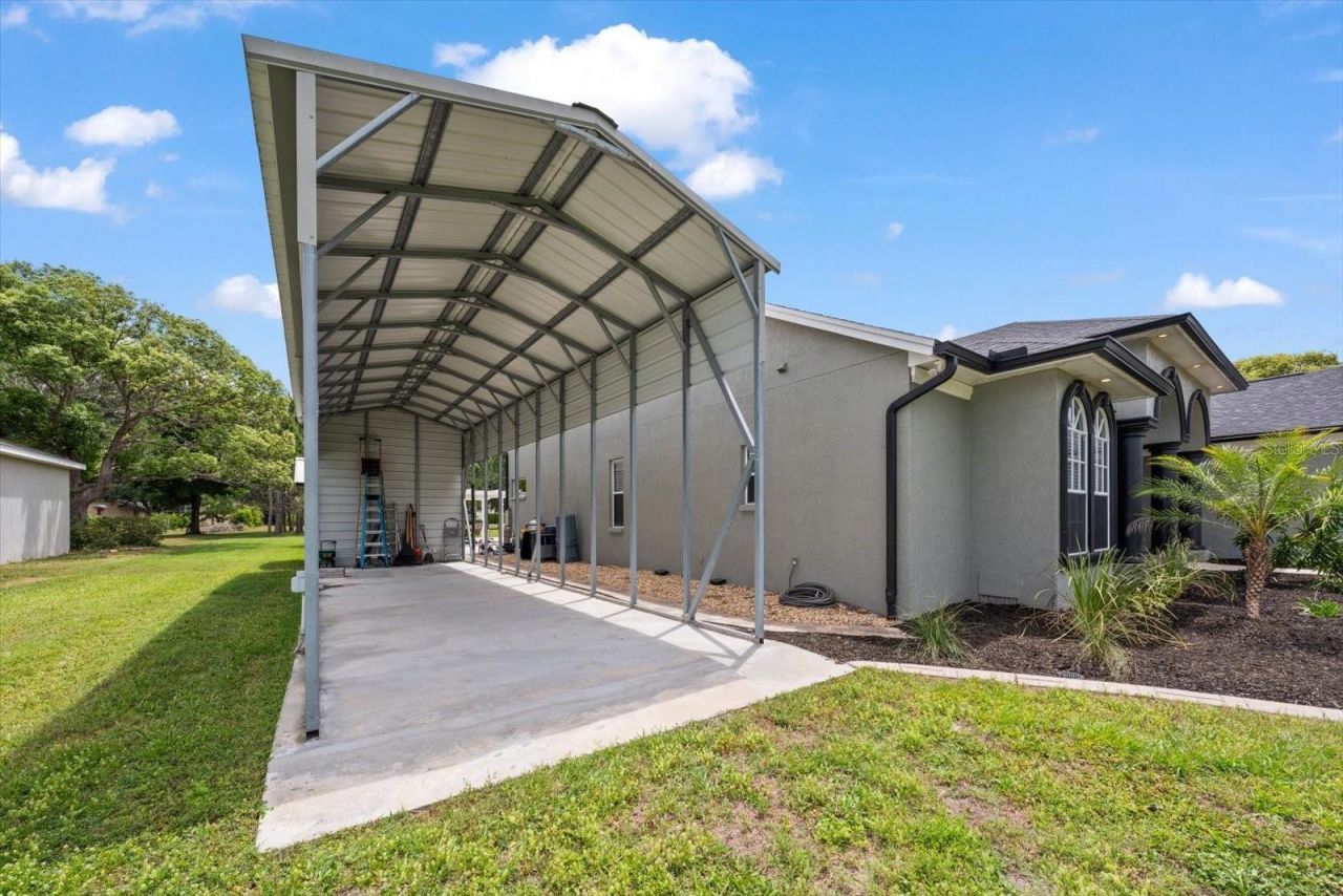 18731 Crooked Lane, Lutz, FL 33548 Photo