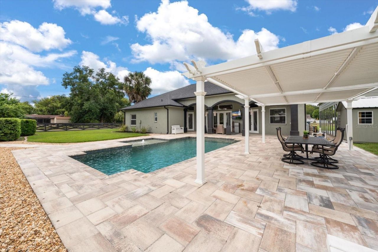 18731 Crooked Lane, Lutz, FL 33548 Photo