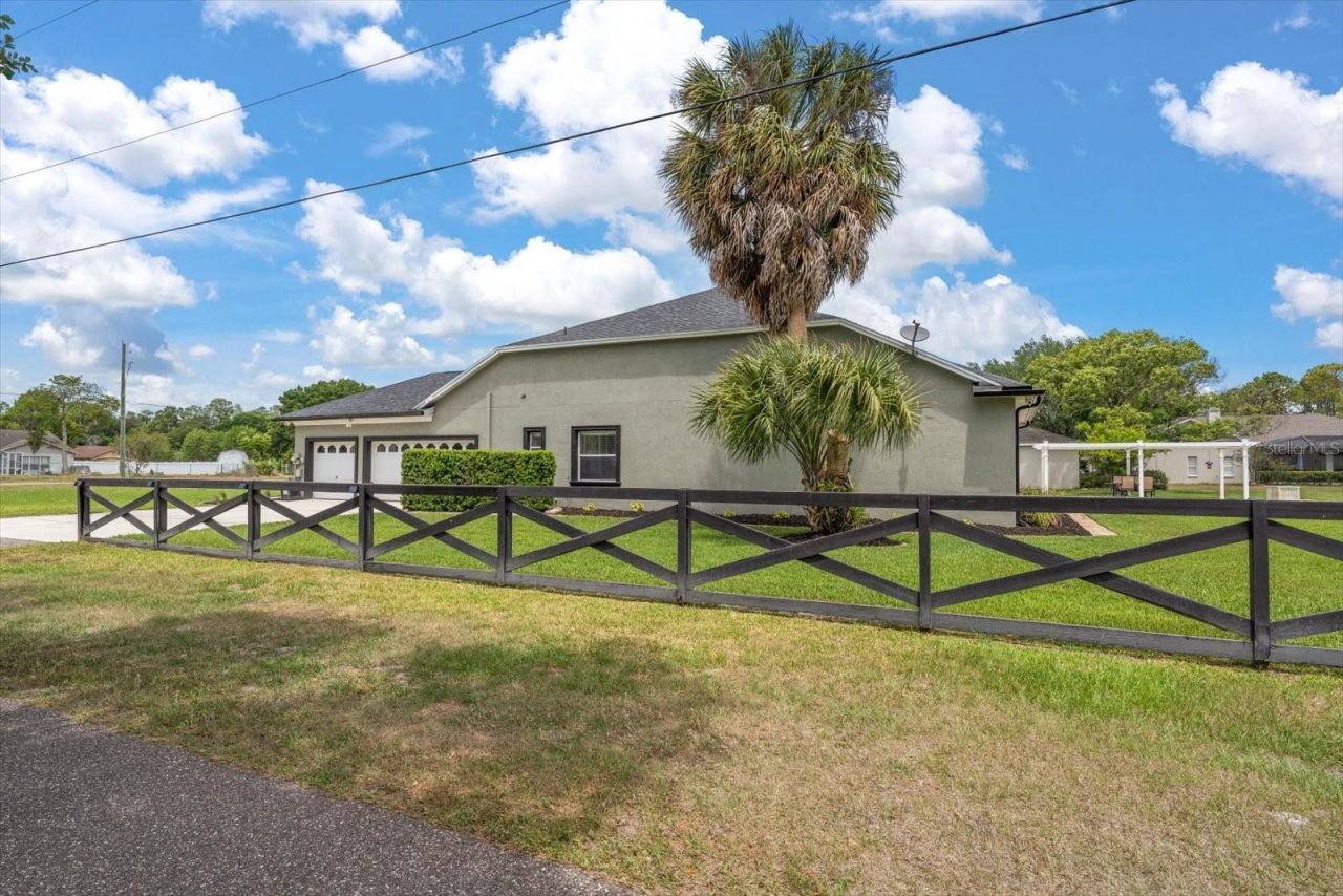 18731 Crooked Lane, Lutz, FL 33548 Photo