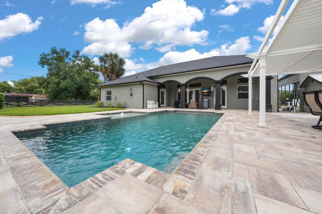 18731 Crooked Lane, Lutz, FL 33548 Photo