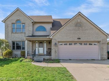 18377 Huron River Drive, Brownstown Twp, MI 48173
