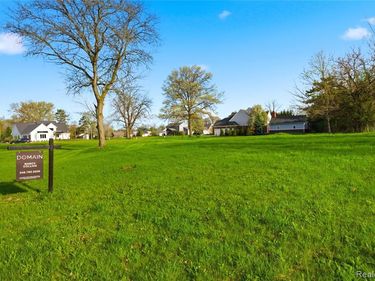 8946 Potowatomi Drive, Grosse Ile Twp, MI 48138