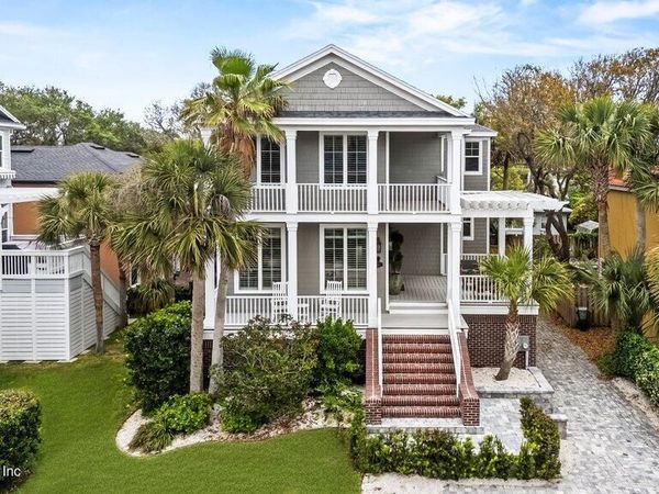 1271 E COAST Drive, Atlantic Beach, FL 32233