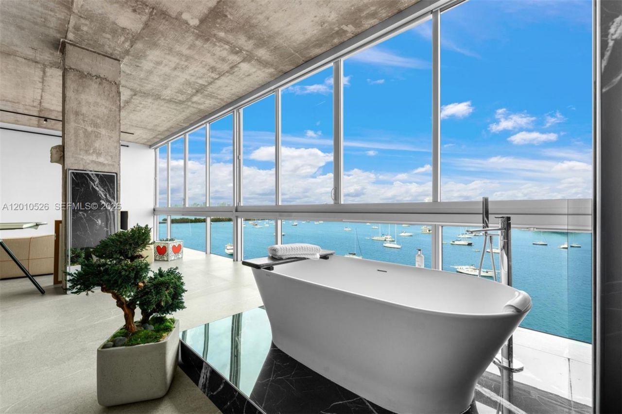 7934 West Dr, Unit 703, North Bay Village, FL 33141 Photo