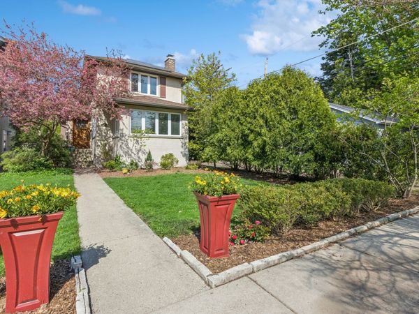 2152 Grey Avenue, Evanston, IL 60201