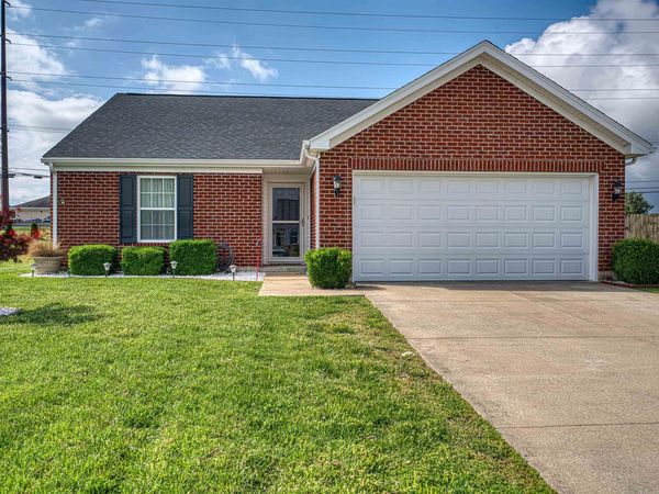 817 Candlestick Court, Evansville, IN 47725