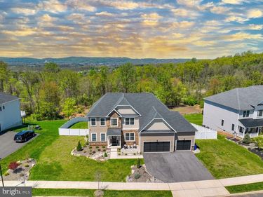 2595 STONEWALL DRIVE, CENTER, PA 18034