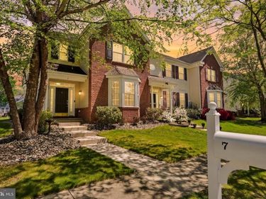 7 HORSESHOE PLACE, CHESTERFIELD, NJ 08515