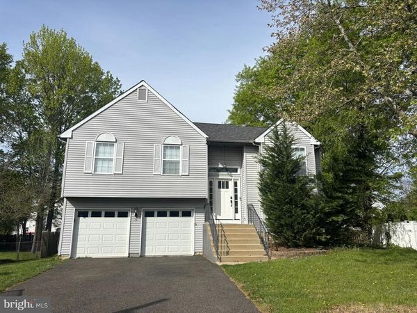30 COUNTRY LANE, VOORHEES, NJ 08043