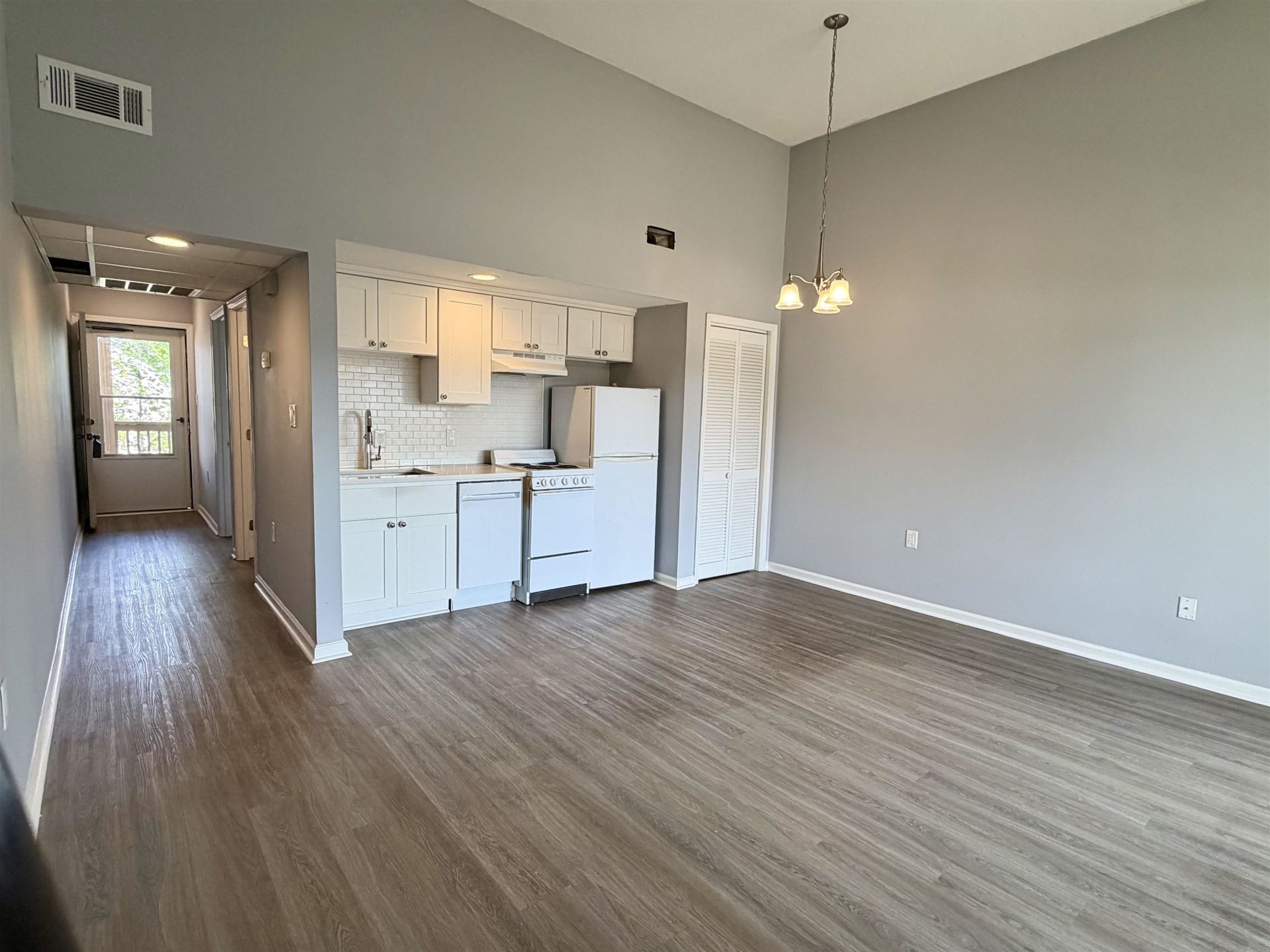 1025 Plantation Dr.  Photo 9