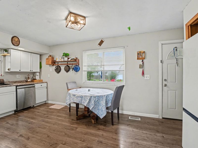 5235 Middle Urbana Road, Springfield, OH 45502 Photo 9