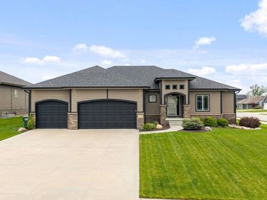 13706 S 49th Street, Papillion, NE 68133