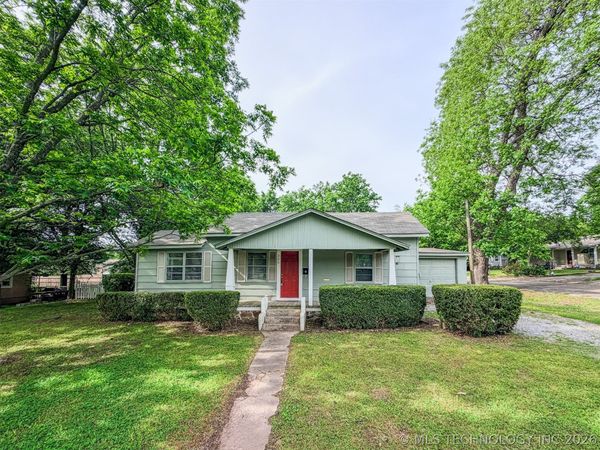 325 W Chickasaw Street , Tahlequah, OK 74464