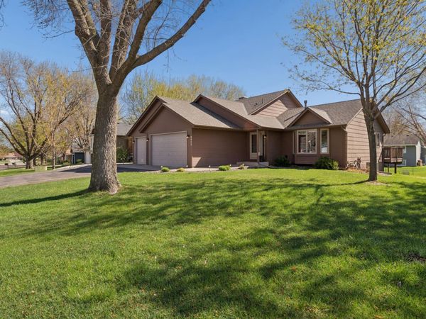 8922 Quinwood Lane N, Maple Grove, MN 55369