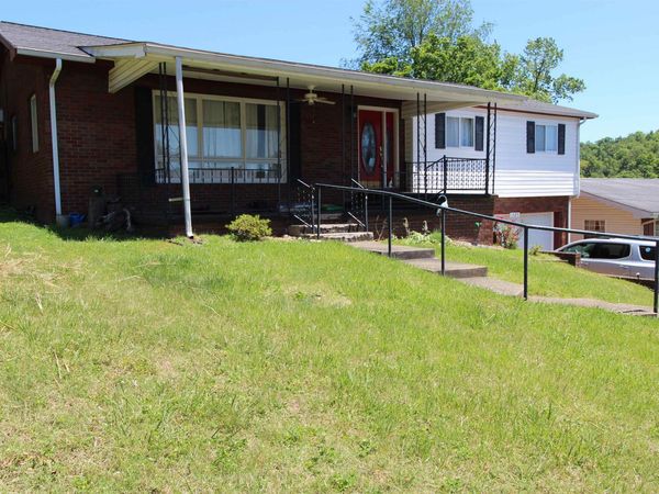 1525 Greenbrier Drive, Huntington, WV 25704