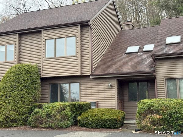 19 Twin Oaks, Unit 19, New Milford, CT 06776