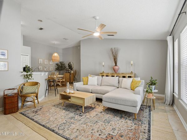 27 JARDIN DE MER Place, Unit 27, Jacksonville Beach, FL 32250