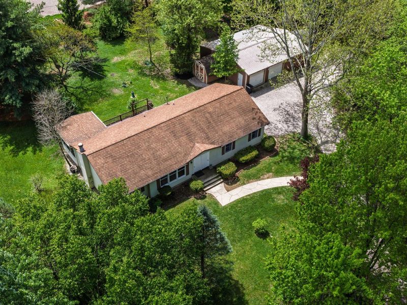 275 N Parkway Drive, Delaware, OH 43015 Photo 2