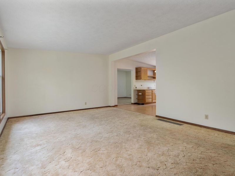 275 N Parkway Drive, Delaware, OH 43015 Photo 9