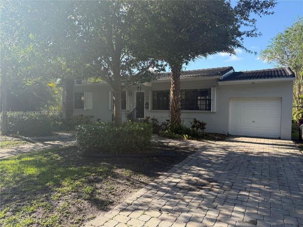 1140 Wren Ave , Miami Springs, FL 33166