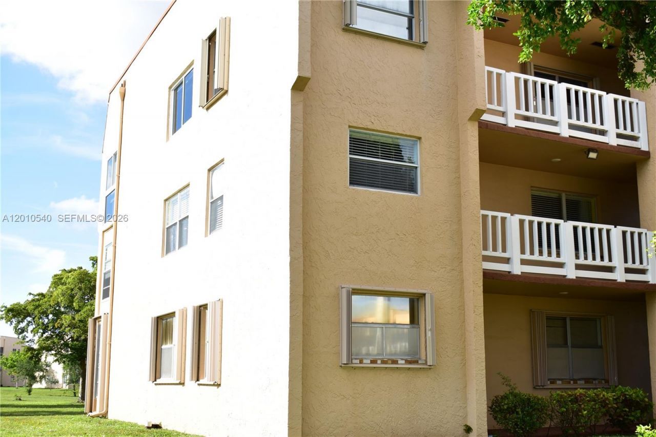 9321 Sunrise Lakes Blvd , Unit 201, Sunrise, FL 33322 Photo