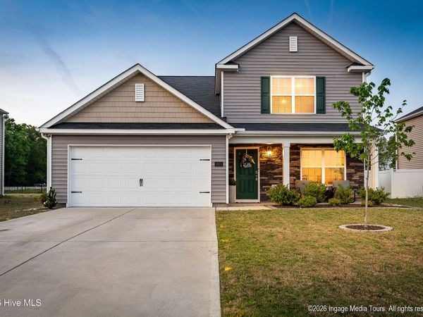 1913 Rolling Meadows Drive , Greenville, NC 27858