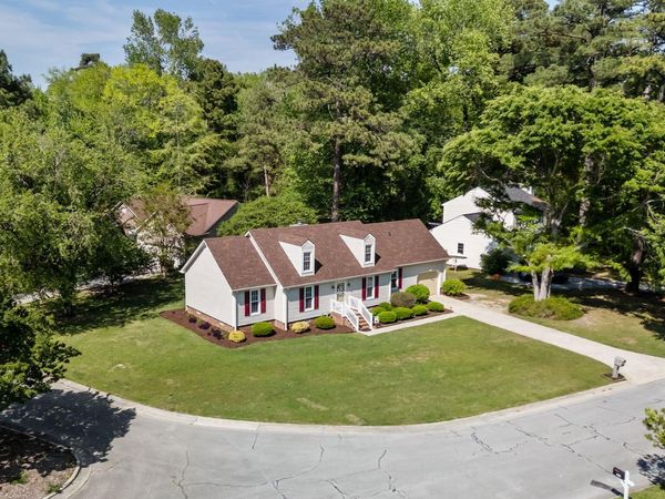 1902 Pinetree Drive , New Bern, NC 28562