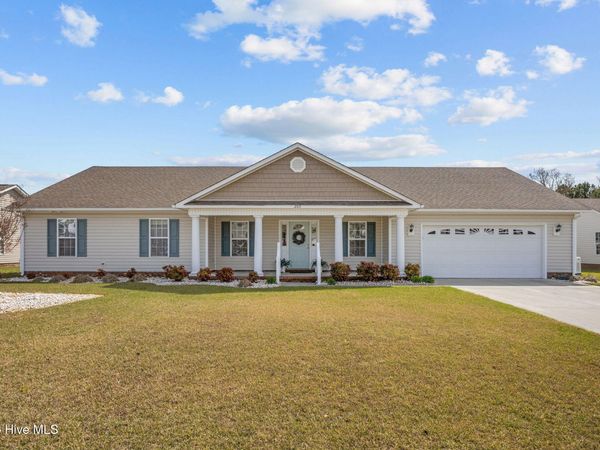 203 Pigeon Lane, Swansboro, NC 28584