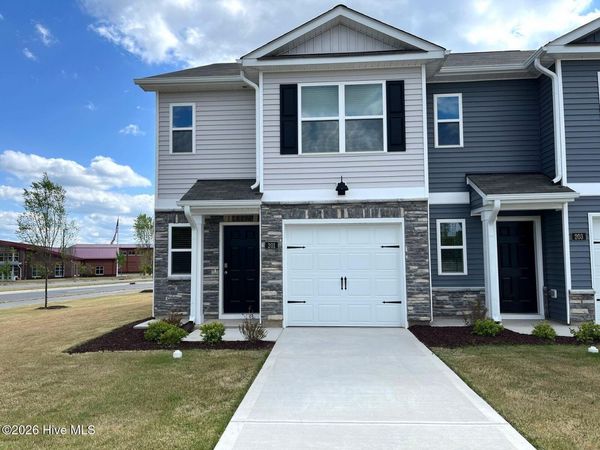 201 Maddox Drive , Aberdeen, NC 28315