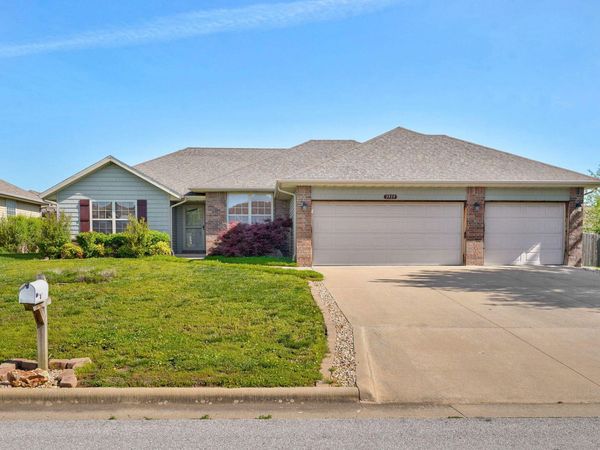 3939 W Tall Pine Court, Springfield, MO 65810