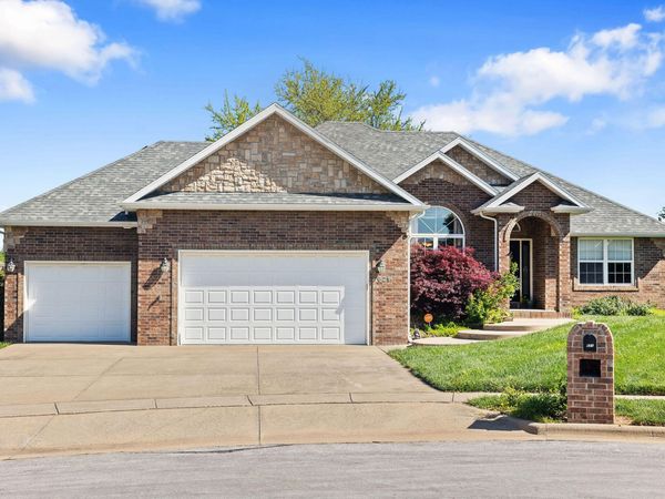 621 W Meadowgate Drive , Springfield, MO 65803