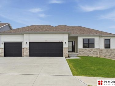 4715 N 210th Avenue, Elkhorn, NE 68022