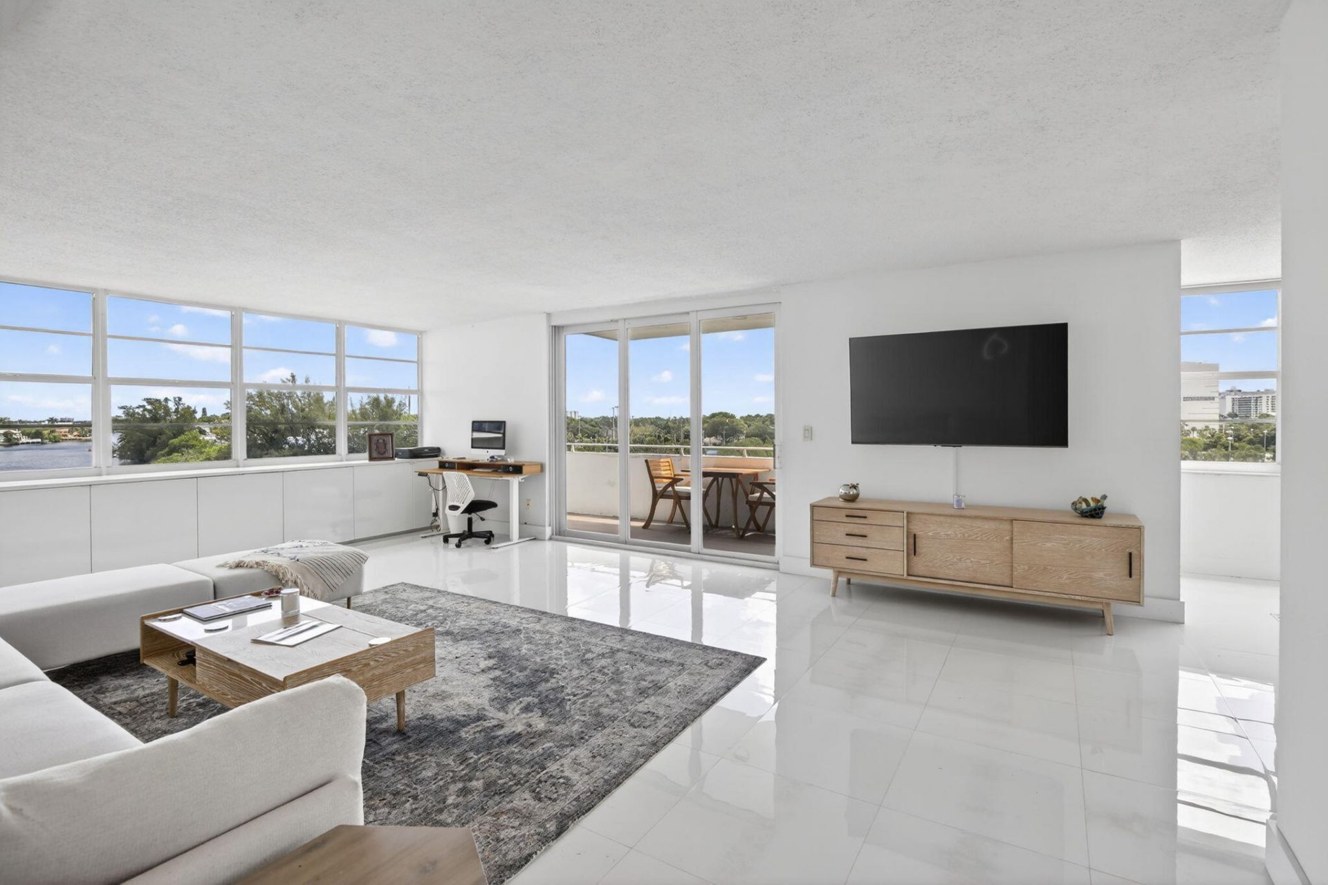 1170 N Federal Highway, Unit 501, Fort Lauderdale, FL 33304 Photo