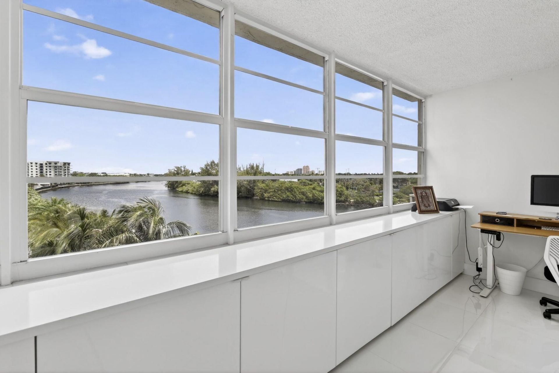 1170 N Federal Highway, Unit 501, Fort Lauderdale, FL 33304 Photo
