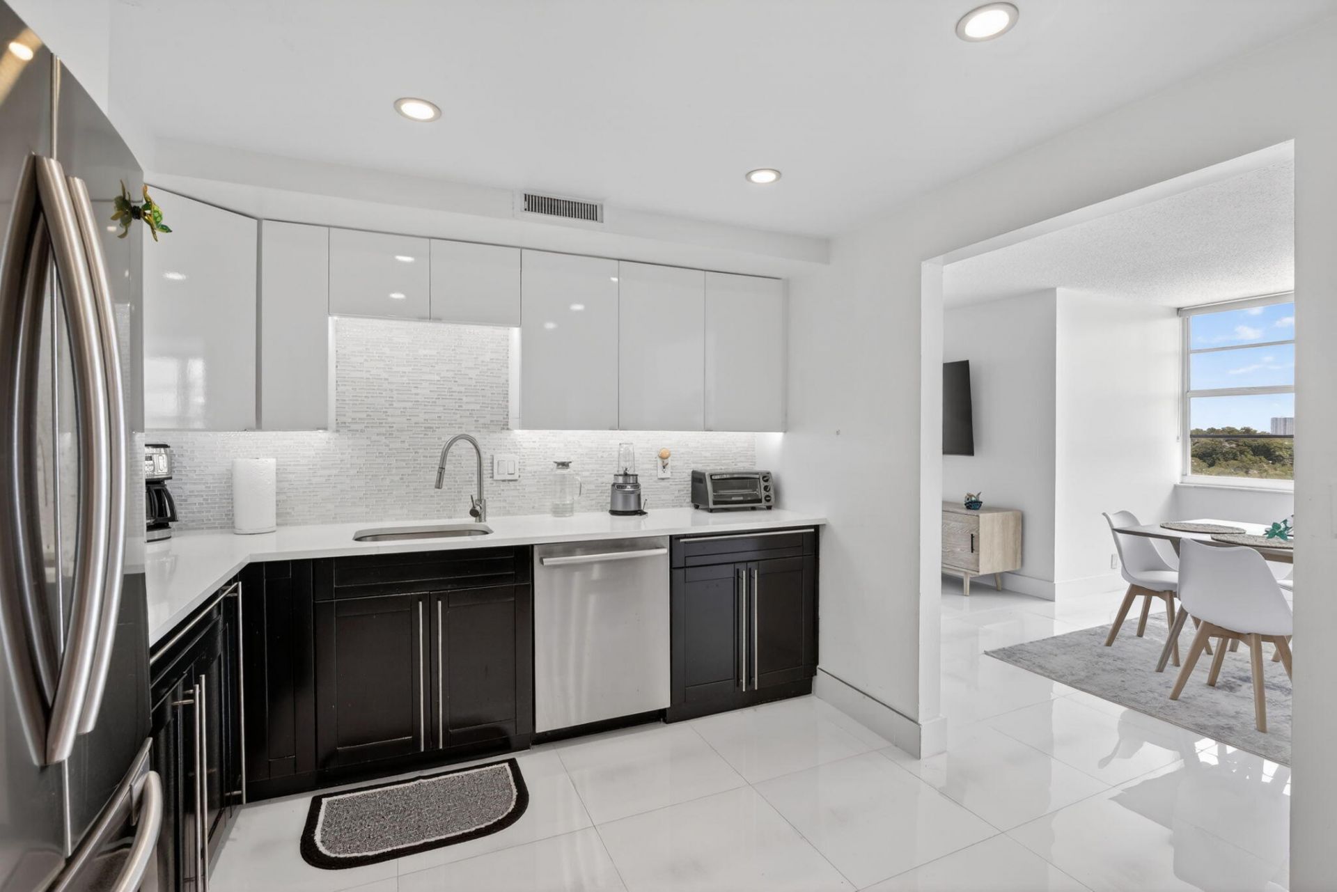 1170 N Federal Highway, Unit 501, Fort Lauderdale, FL 33304 Photo