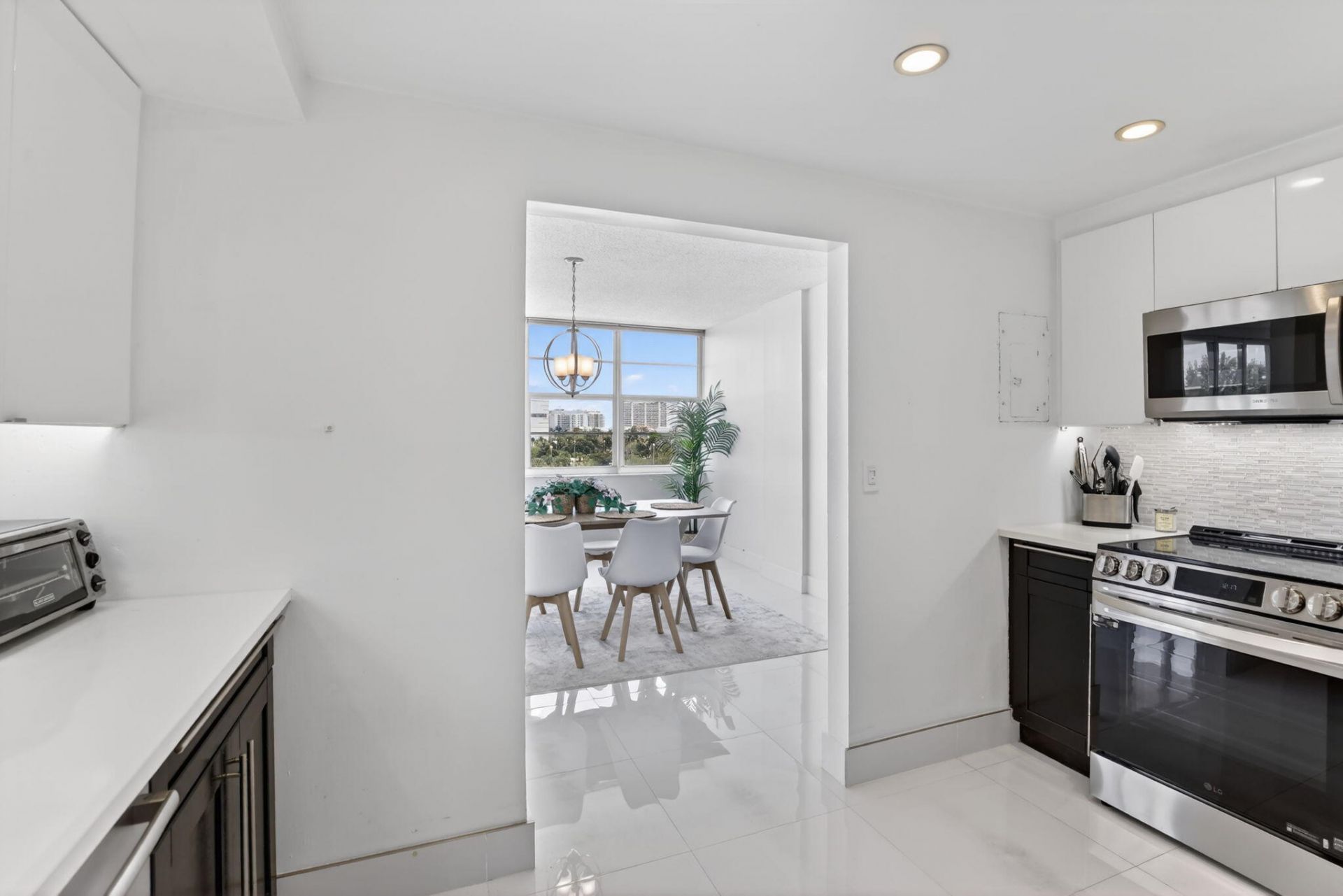 1170 N Federal Highway, Unit 501, Fort Lauderdale, FL 33304 Photo