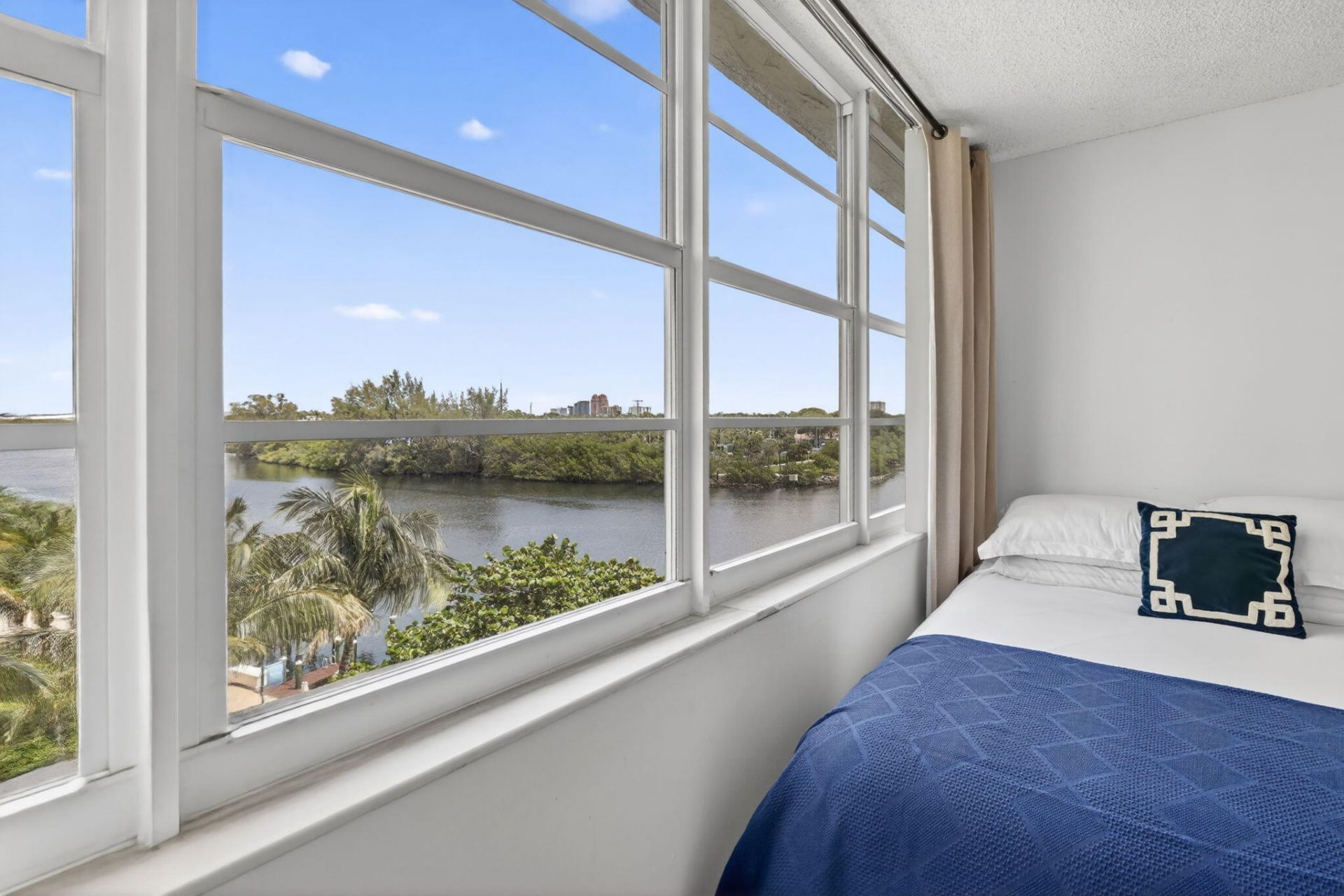 1170 N Federal Highway, Unit 501, Fort Lauderdale, FL 33304 Photo