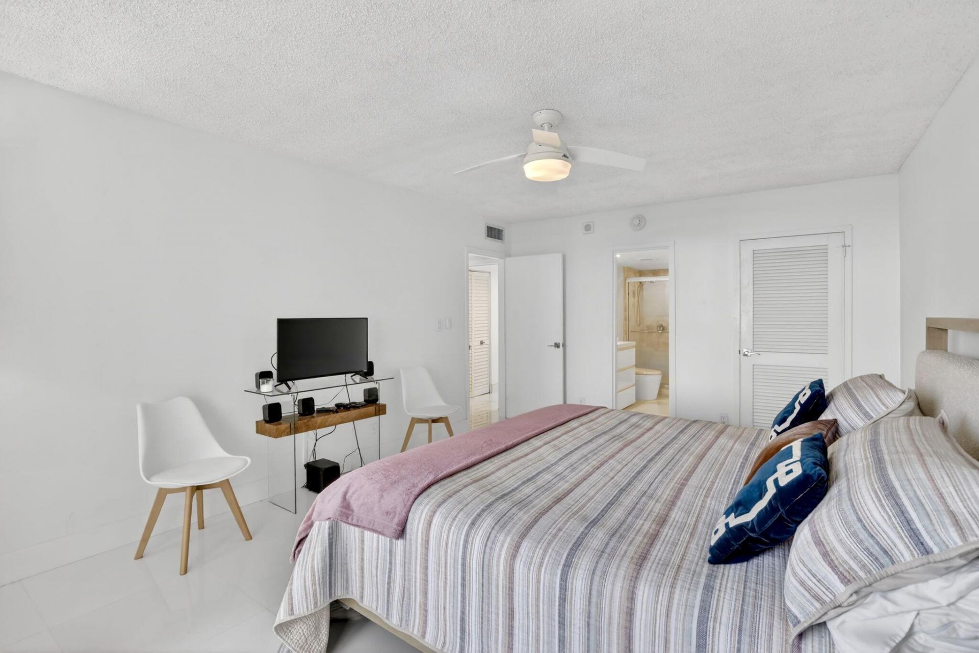 1170 N Federal Highway, Unit 501, Fort Lauderdale, FL 33304 Photo