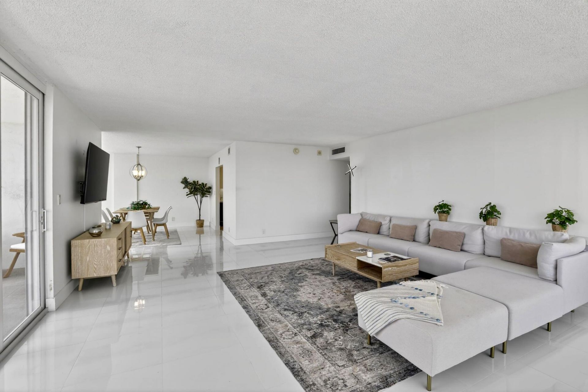 1170 N Federal Highway, Unit 501, Fort Lauderdale, FL 33304 Photo