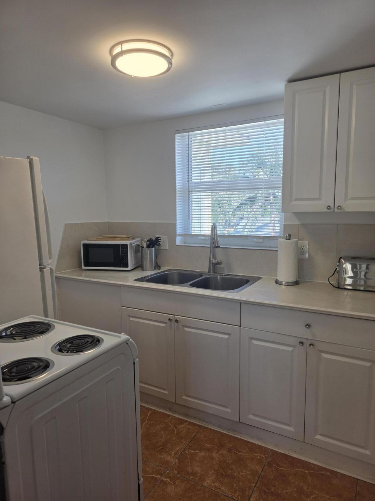 911 N Federal Highway, Unit 205, Lake Worth Beach, FL 33460 Photo