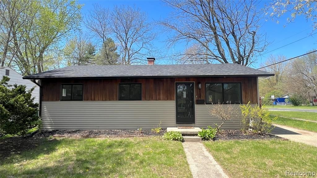 1104 Lexington Parkway, Ypsilanti Township, MI 48198 Main Photo
