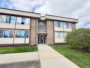 3911 Fort Street, Trenton, MI 48183