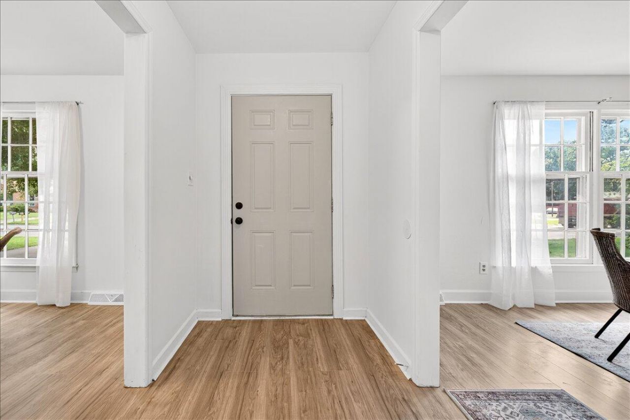 3452 Plaza Lane Photo 10