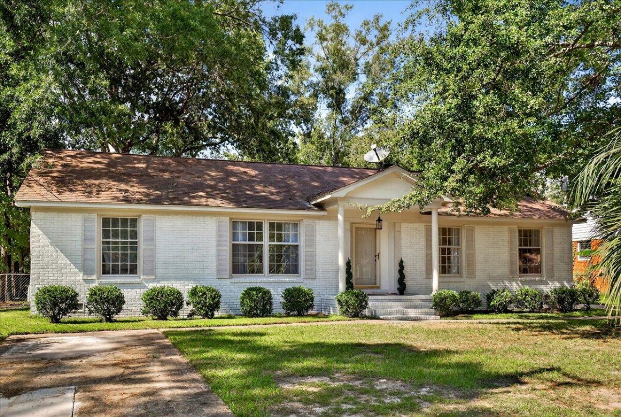 3452 Plaza Lane Photo 4