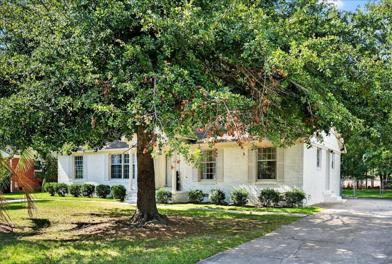 3452 Plaza Lane Photo 5