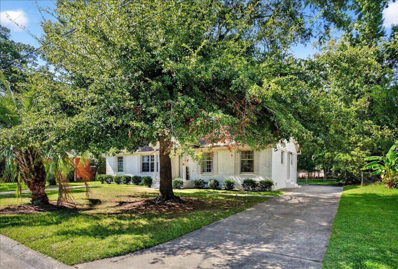 3452 Plaza Lane Photo 6