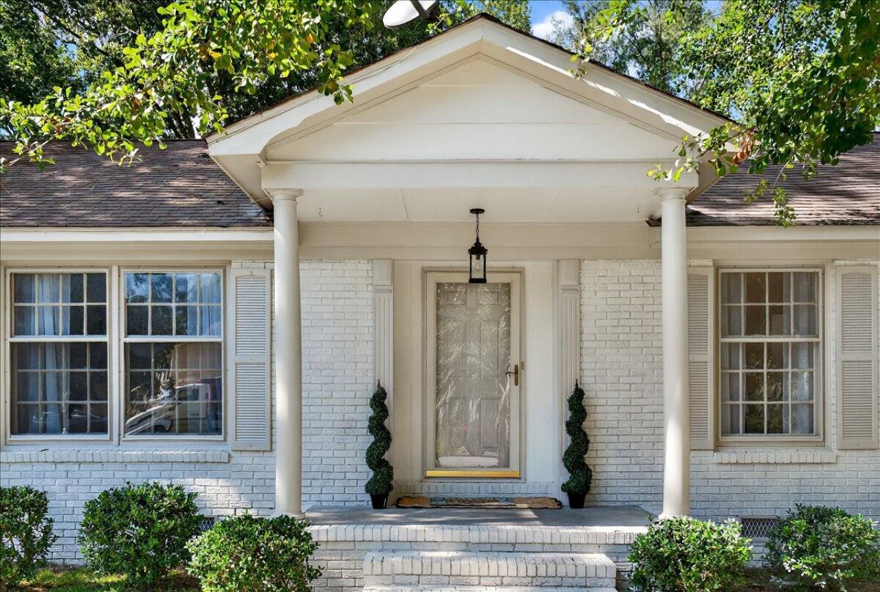 3452 Plaza Lane Photo 8