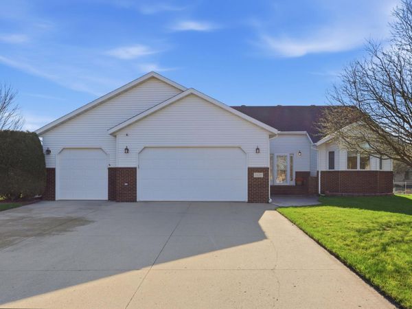 2622 Wheatland Drive S, Fargo, ND 58103
